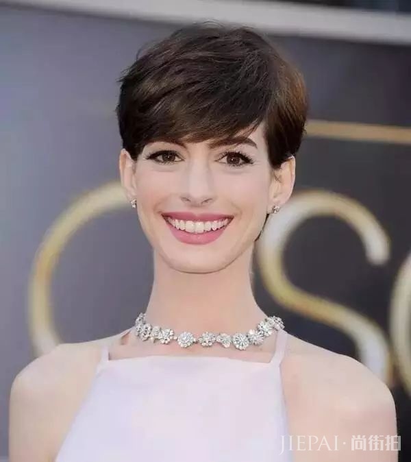 Angelababy寸头被吐槽像黄晓明？秋天这两款发型真的美炸了！