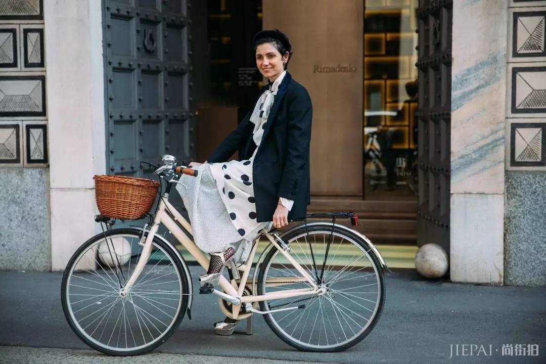 西装外套常用穿搭方法，看完后让你穿起来知性又美丽，文章最后有惊喜哦