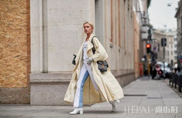 秋天风衣怎么穿 看看这组街拍，教你穿出最chic