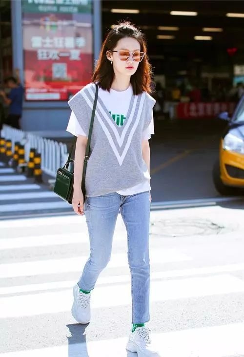 露脚踝过时了？穿运动鞋露袜子才是真时髦！