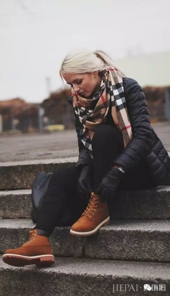 马丁靴这样穿 才能搭出存在感