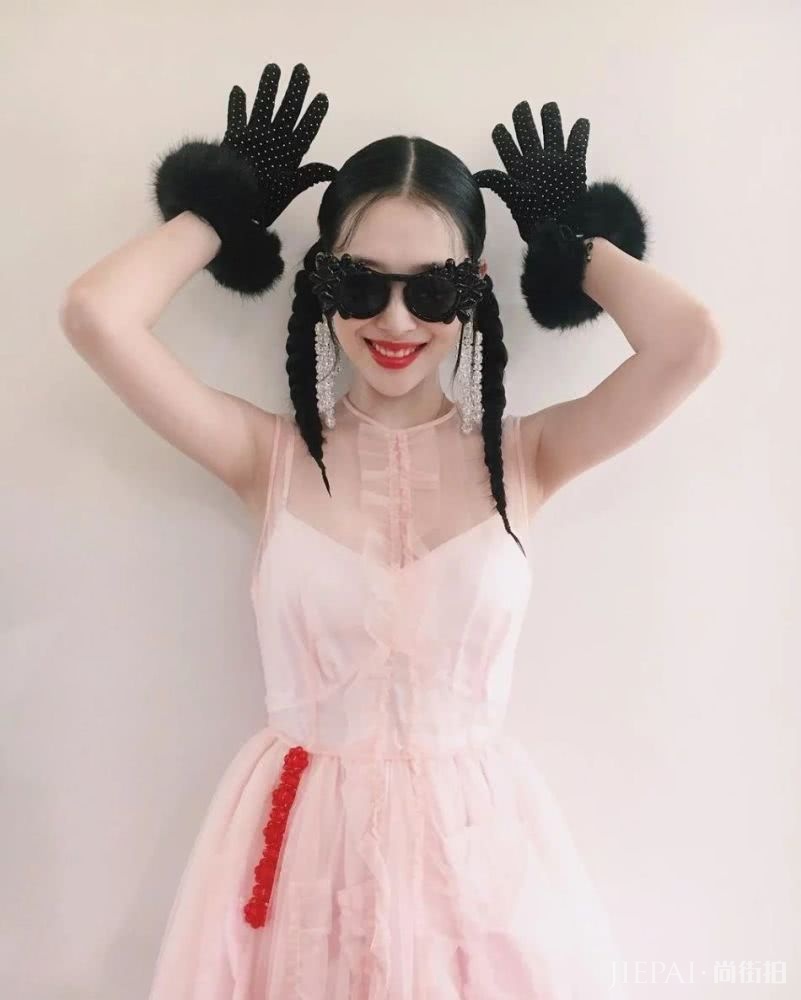 崔雪莉这是什么情况？?这次的造型翻车了...