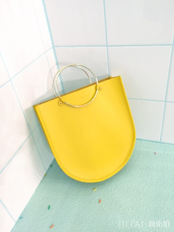 Future Glory包包　金属圈提把创始者