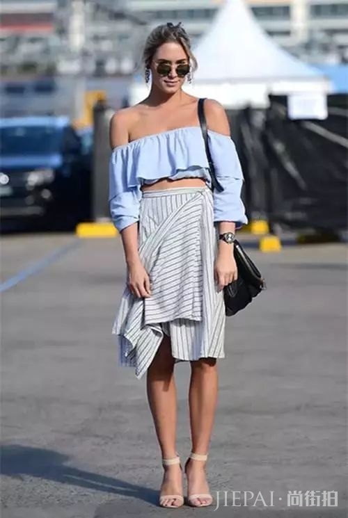 入冬后女人穿对这3种颜色的衣服,不仅显白,还很减龄~