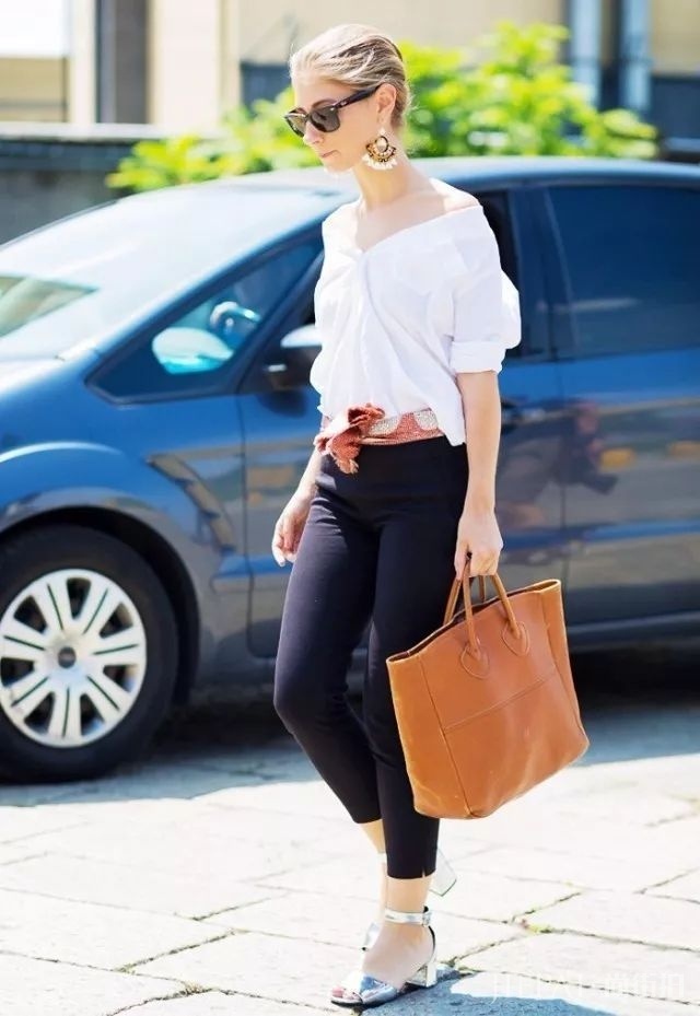 秋天就得搭配丝巾,丝巾的N种系法!