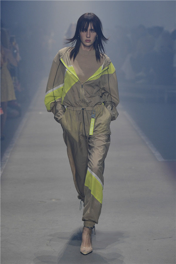 HUGO 2019柏林春夏时装秀 享乐主义的狂欢