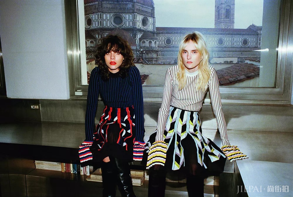 秋季针织衫的最强搭配攻略都在这里了,不进来看看?