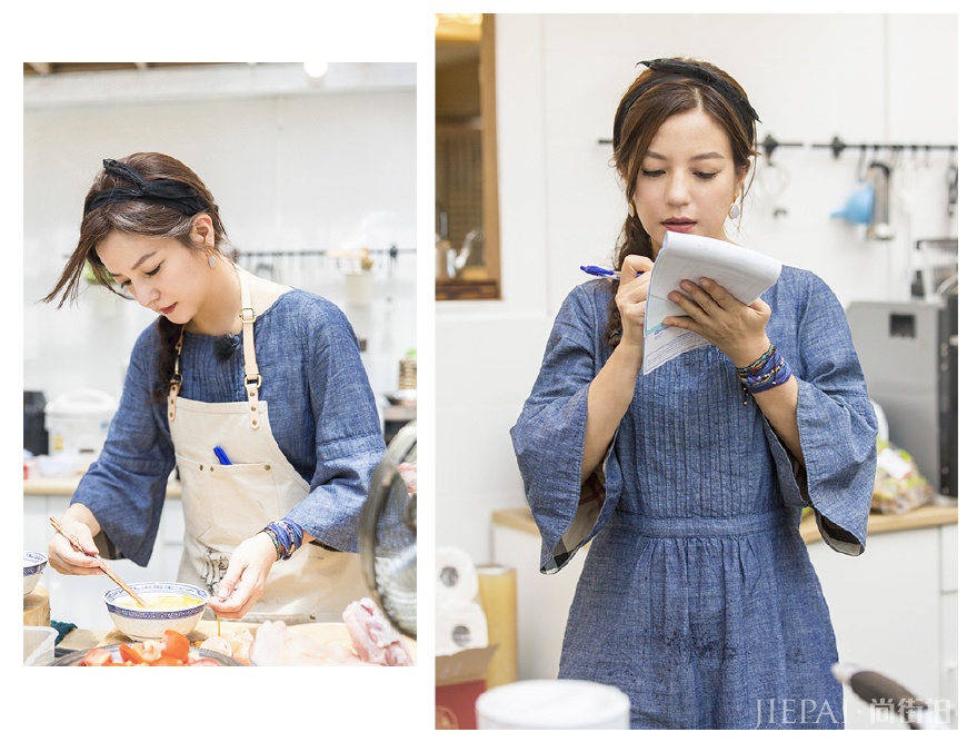 赵薇又又又变美了!戴发带造型减龄到18,看了也想戴一个