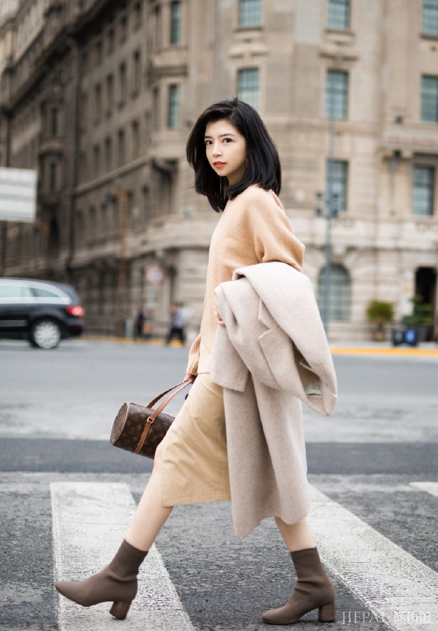 大衣搭配短裙,让你分分钟迷倒男同事,适合上班族的穿搭