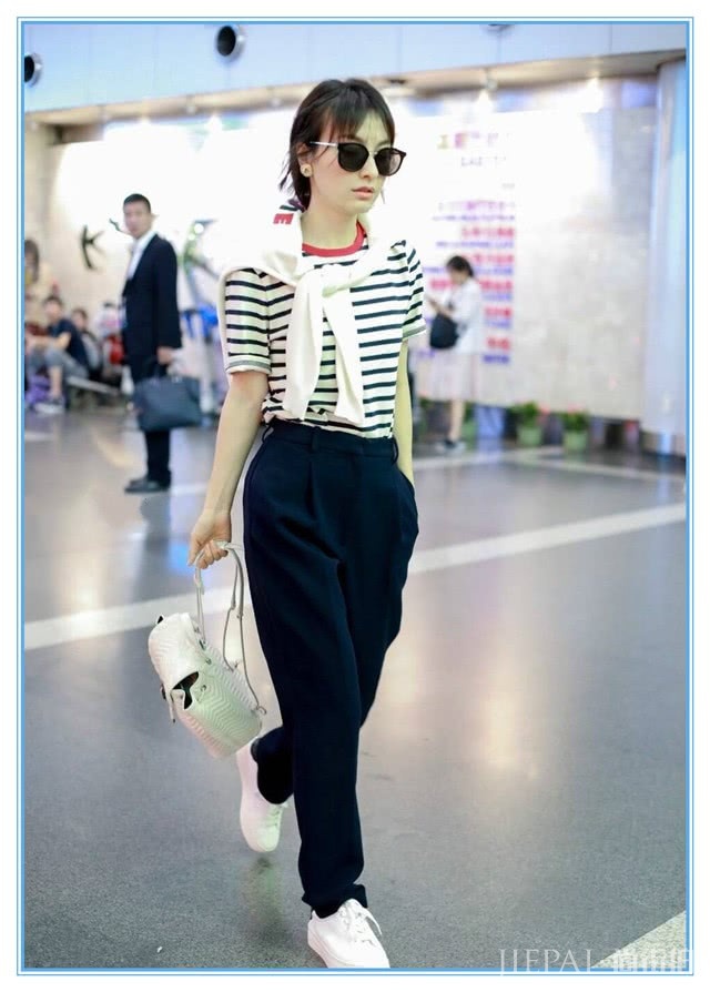 吴昕硬照太能打了!霸气女王范!