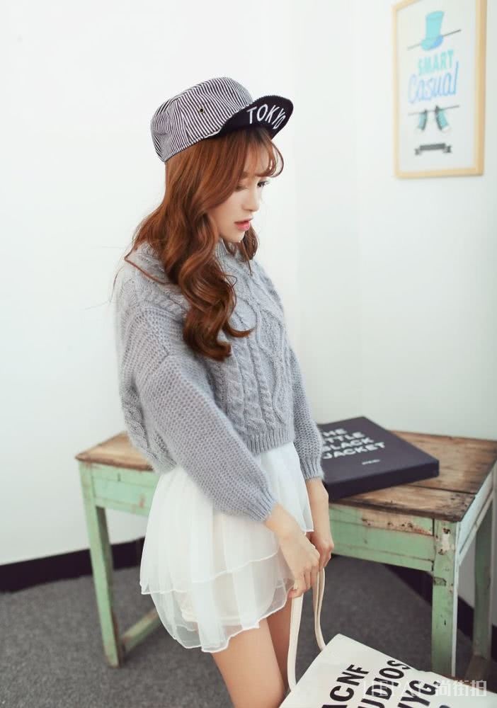 毛衣搭配半身纱裙,清新又减龄,入冬前再做一次小仙女