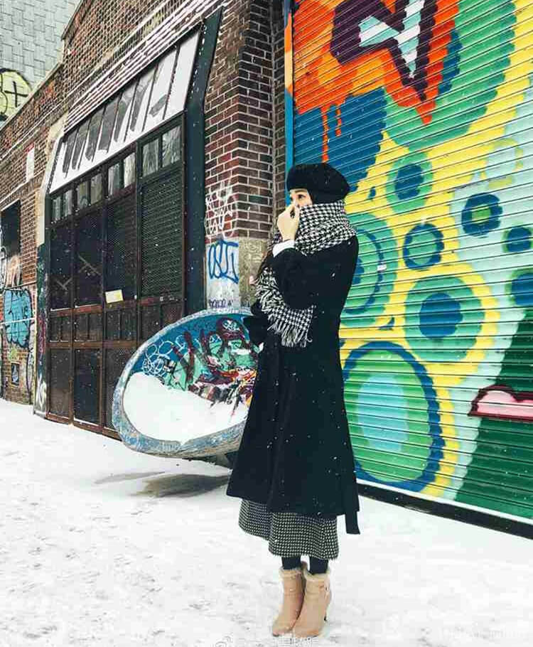 欧美秋冬街拍，围巾这样系既时髦又好看