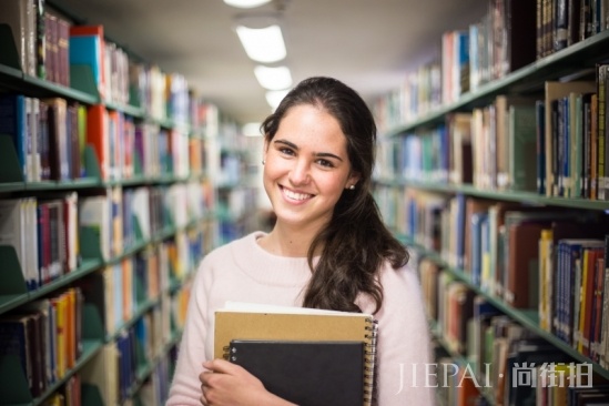 桃花妆眼影画法 怎样画好桃花妆眼影