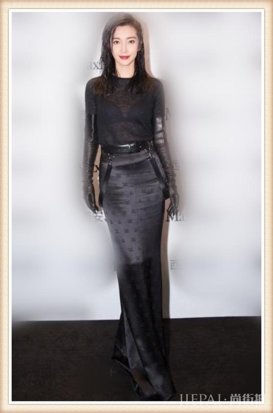 李冰冰和蒋欣穿同一条紧身裙,终于知道自律和放纵的差距有多大!