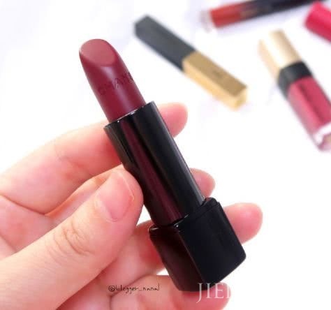 唐艺昕真会化妆 选唇色品味简直好的不要不要的