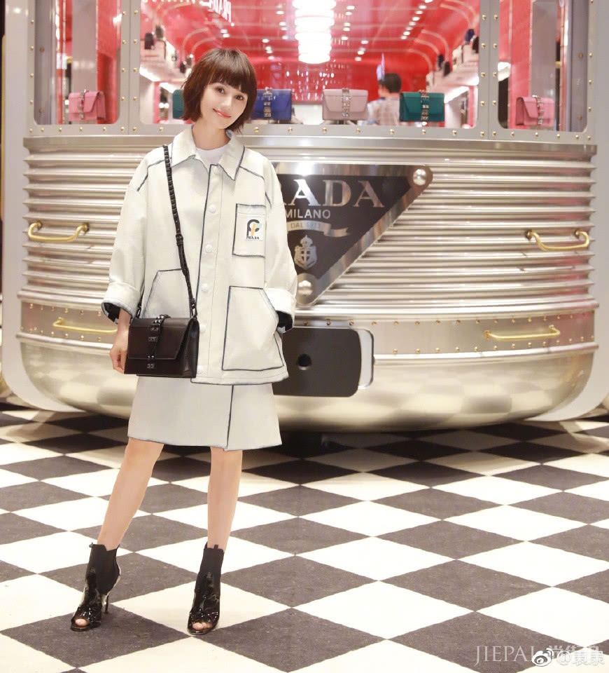 袁泉剪波波头少女感开挂,秒变18岁少女,这样的短发你想剪吗