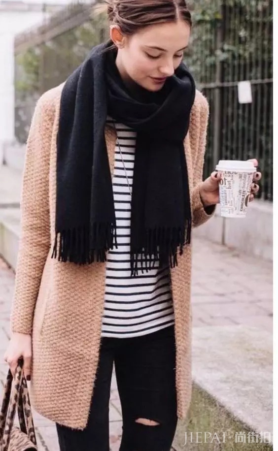 秋冬季节越来越凉 不会穿条纹衫你就少了很多穿搭乐趣