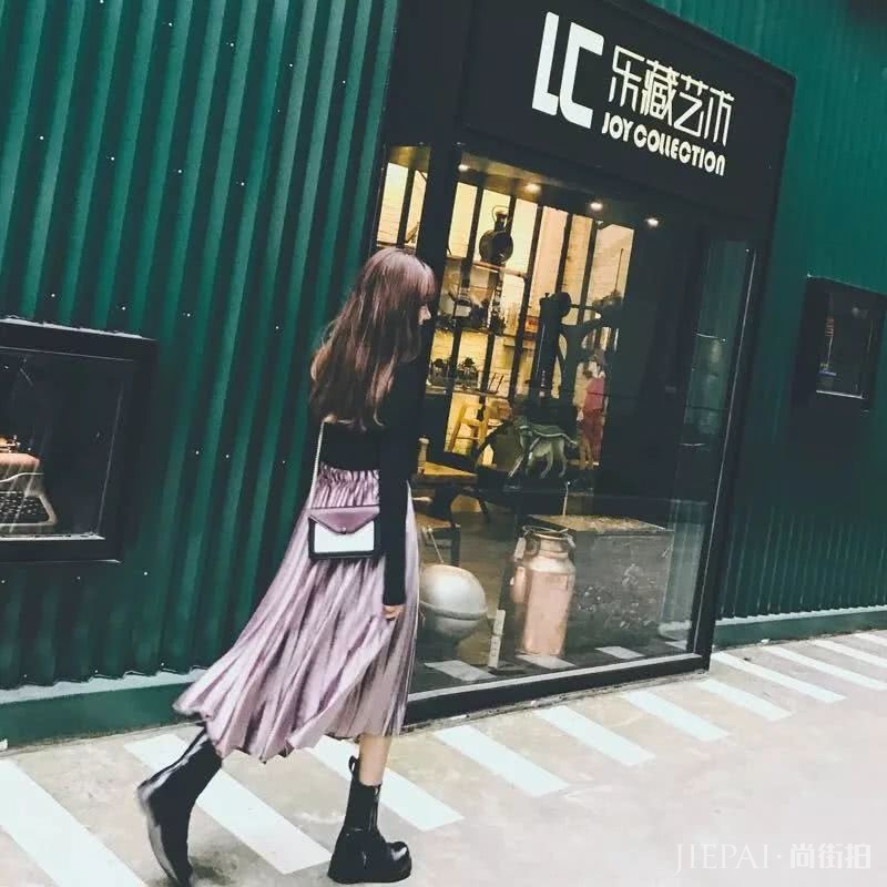 今年秋冬最流行的几款半身裙,穿它们出门回头率100%