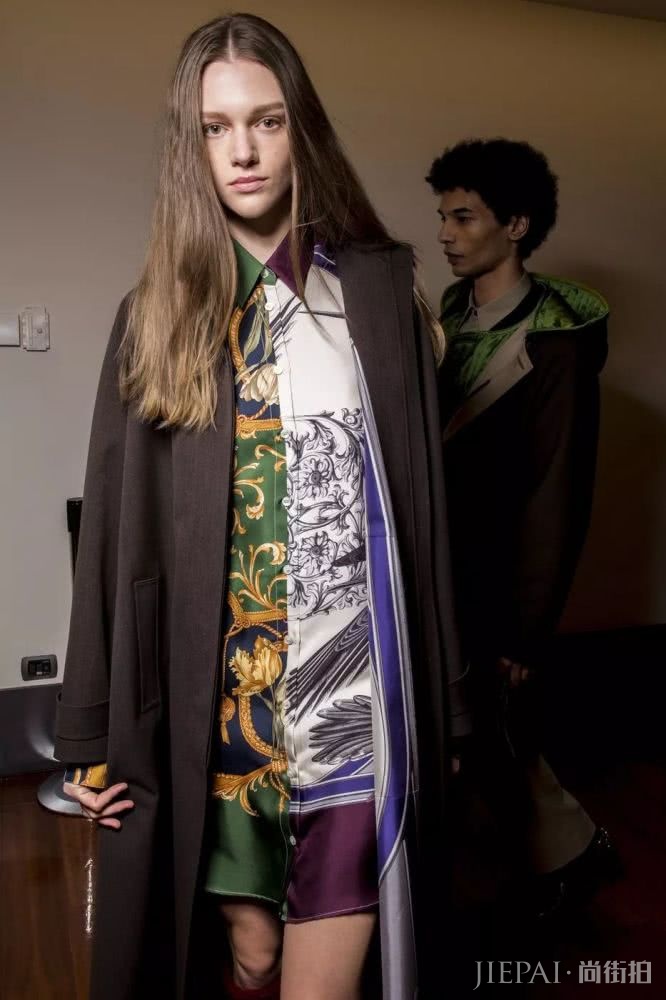 穿衣配丝巾,四两拨千斤 喜欢丝巾的同学来看看这份最全的丝巾搭配攻略吧