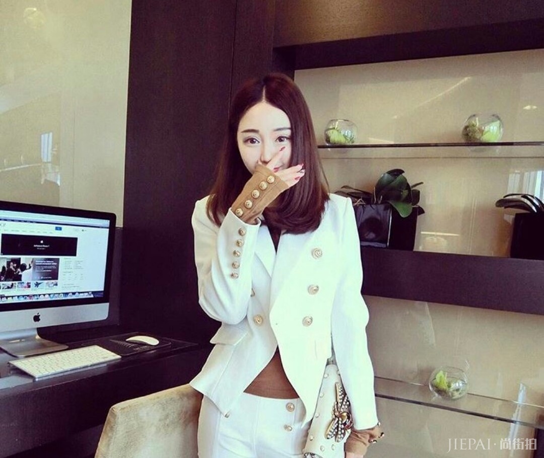 一件西装外套,满足你成为大哥女人的小愿望