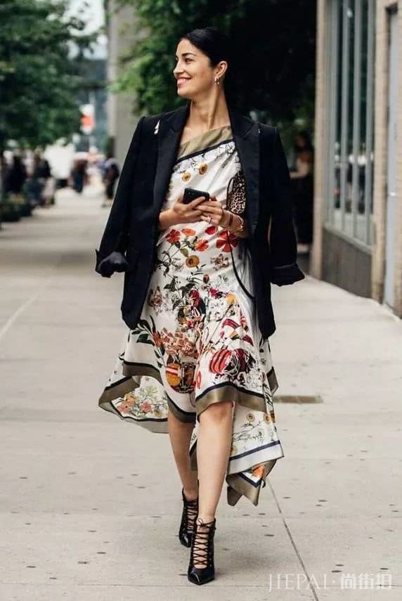 穿衣配丝巾,四两拨千斤 喜欢丝巾的同学来看看这份最全的丝巾搭配攻略吧