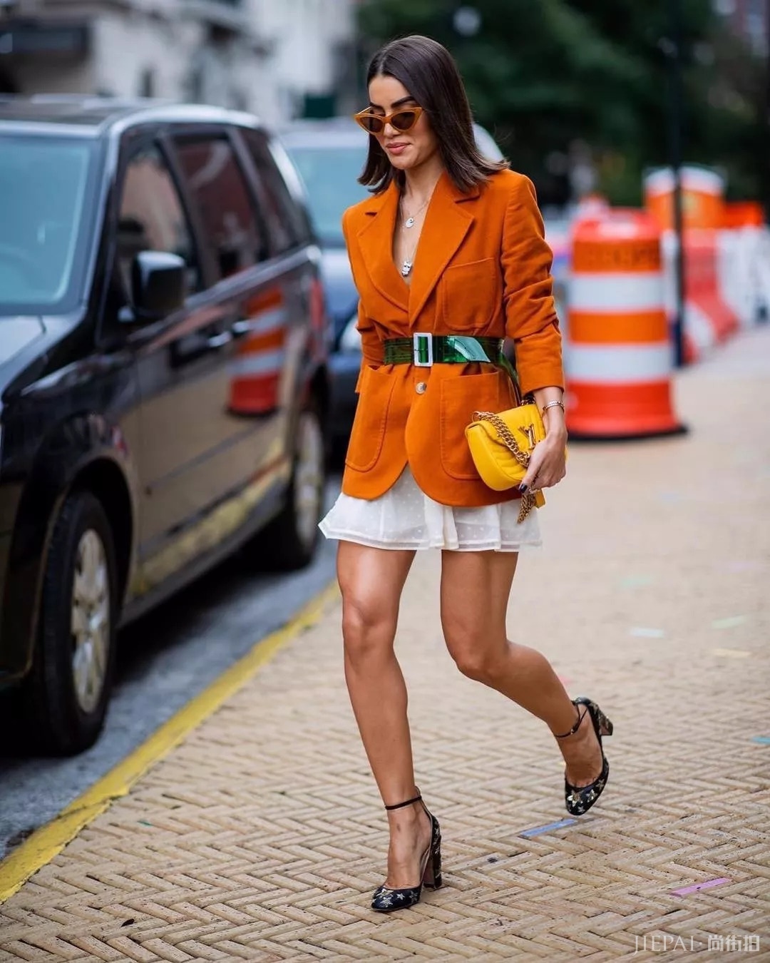 西装穿法有很多,来看看今年最潮的搭配手法吧。穿出最好看的你!!!