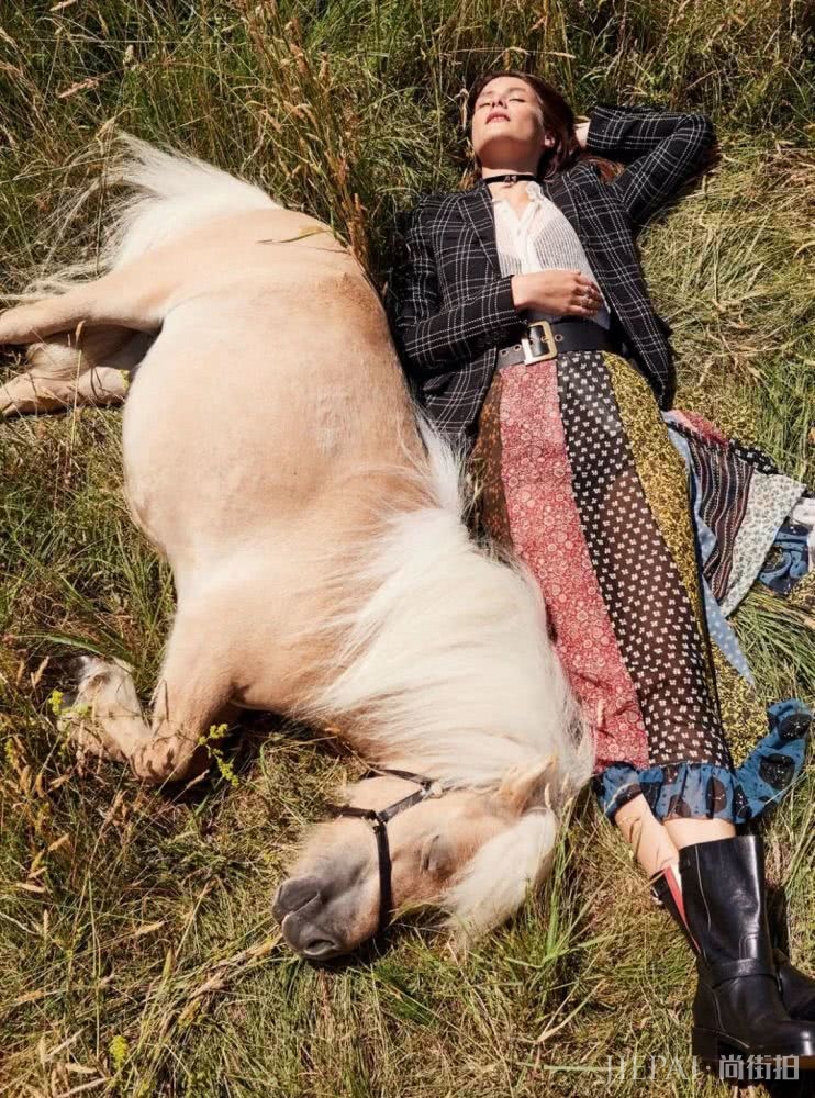 你的手机屏保也该换上“秋装”了，最美的都在这里