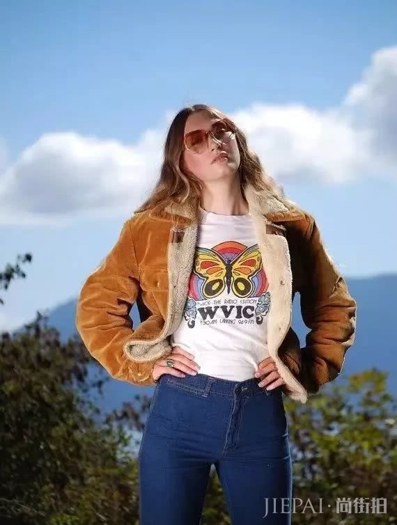 小时候的灯芯绒还记得吗?2018又火了,她们穿上美到犯规