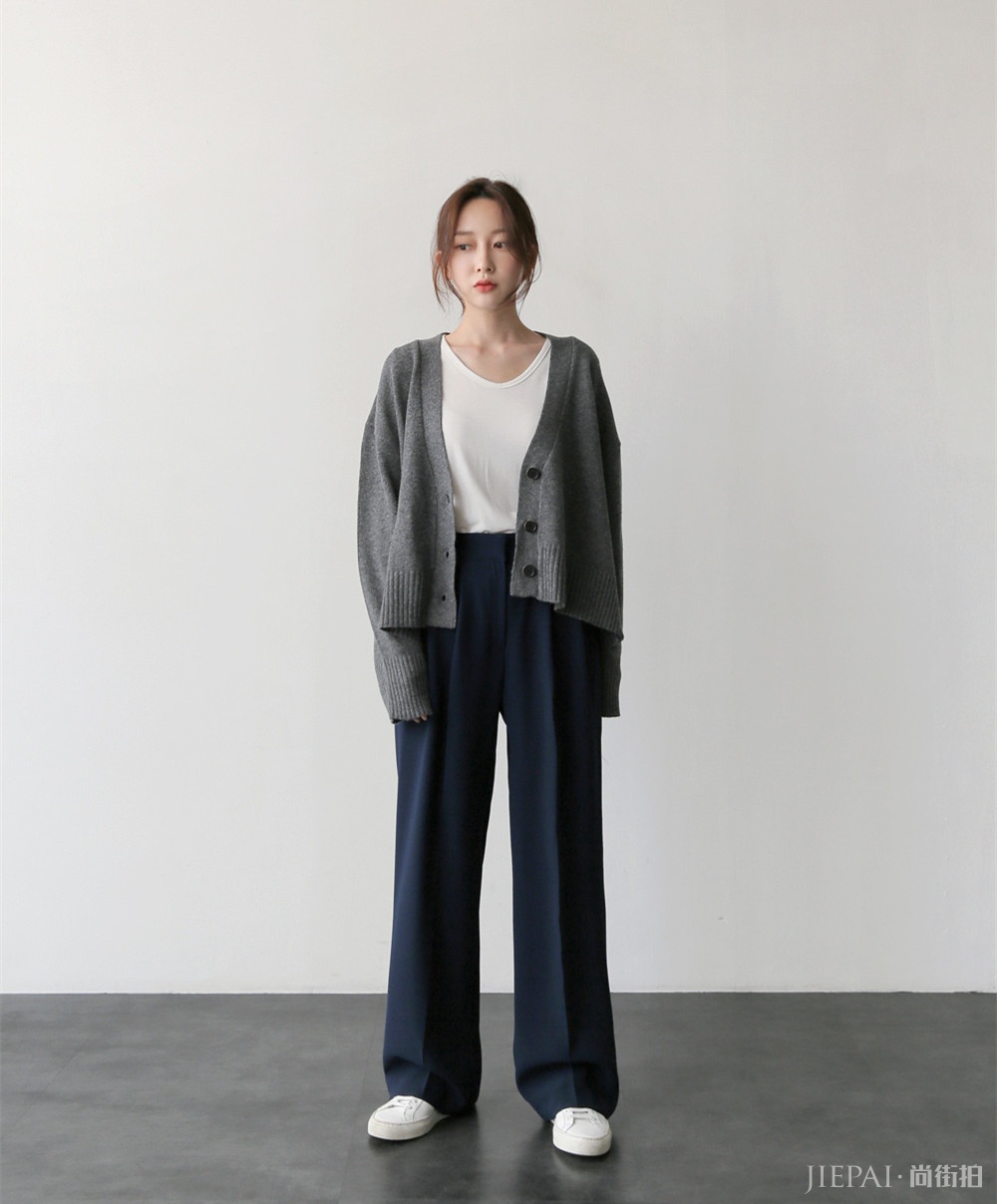 秋冬女生穿什么颜色的衣服好看