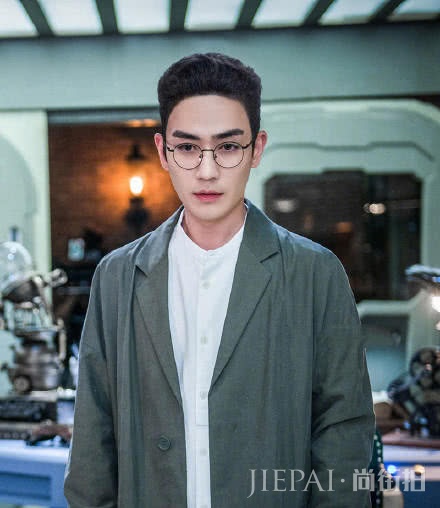 胡歌，吴磊，彭于晏都不能hold住小吴的眉毛和发型