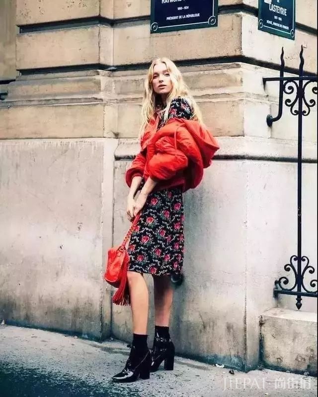 街头潮人告诉你 秋冬季度穿这6条裙子,美过一整年