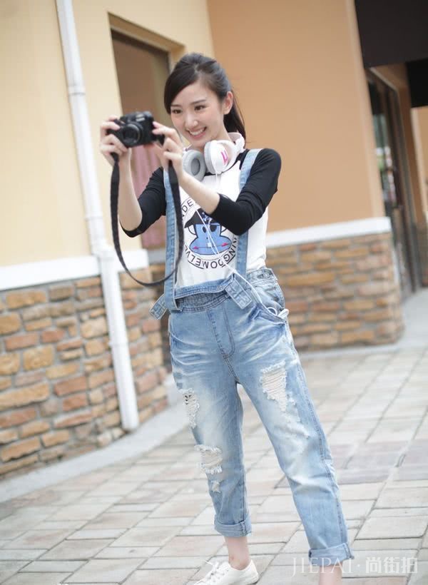 毛晓彤只剪对摩卡波波头,瞬间嫩回18岁,秒变气场明星