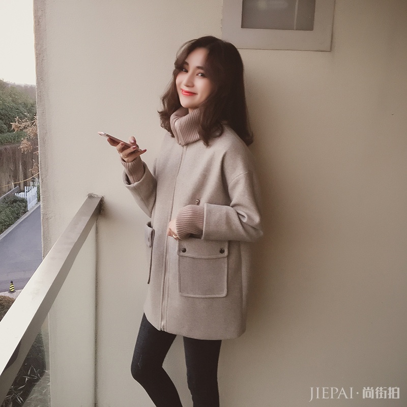 简单得体小资范毛呢外套，这样穿洋气十足哦！