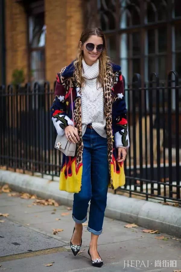 秋冬到来,放在衣柜里的毛衣该拿出来啦