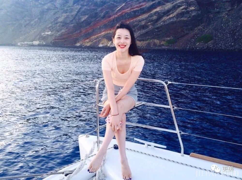 崔雪莉这是什么情况？?这次的造型翻车了...