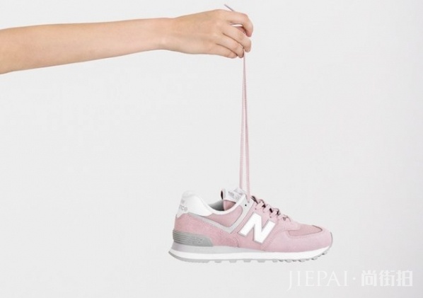 New Balance 为 574 经典鞋款穿上少女糖衣