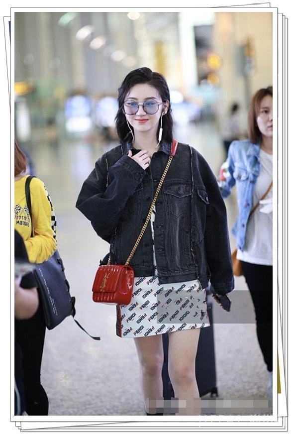 景甜真勇！这个季节还光腿走机场，网友：眼皮跟“刀砍”的一样！