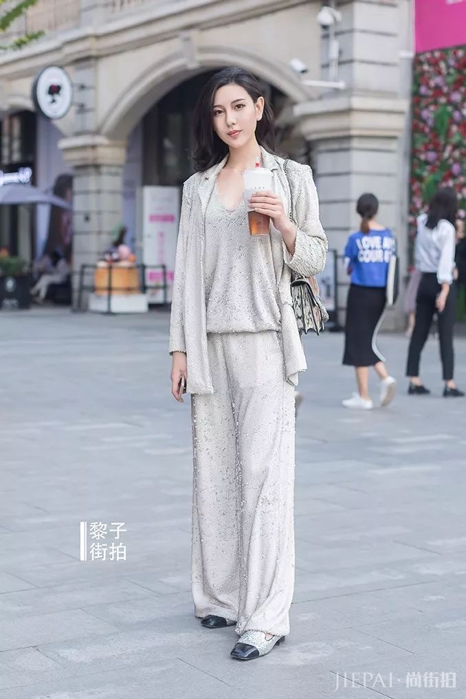 武汉街拍No.44 | 早晚渐凉的武汉 ，看他们如何穿搭