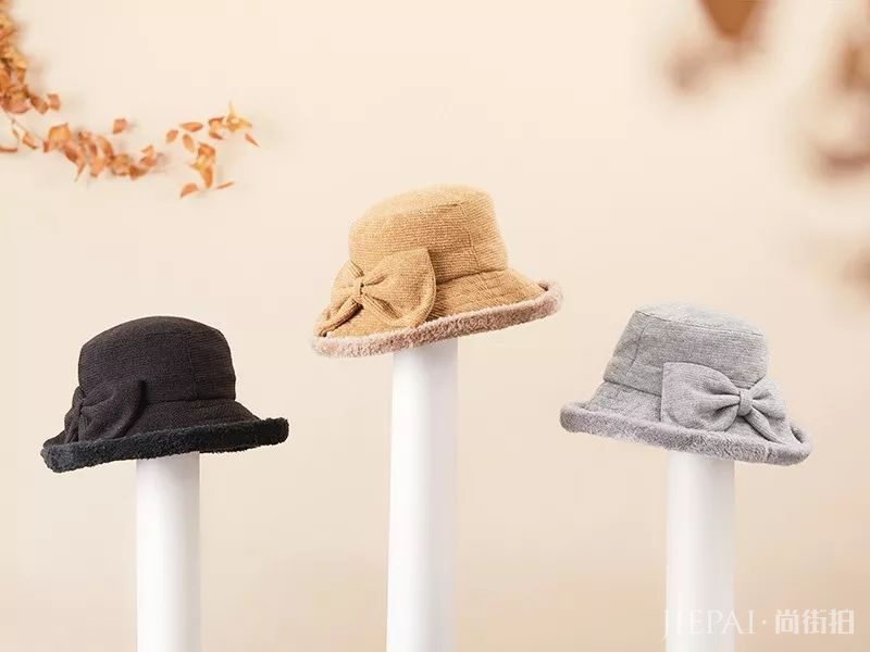 要想显脸小,帽子不可少