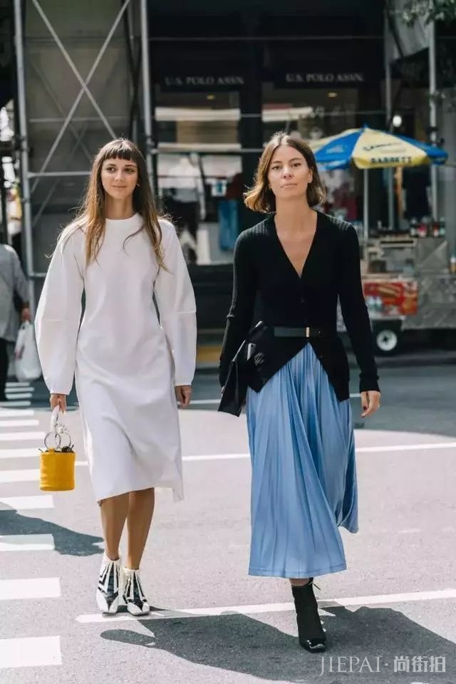 街头潮人告诉你 秋冬季度穿这6条裙子,美过一整年