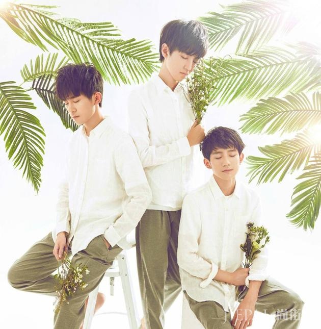 台风少年团出道!TFBOYS三小只分别转发祝福师弟