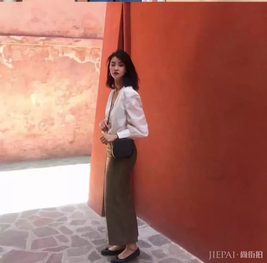 中性西装配偏分短发是绝配,复古风不好演绎,能撑起来的都是有颜值的小姐姐