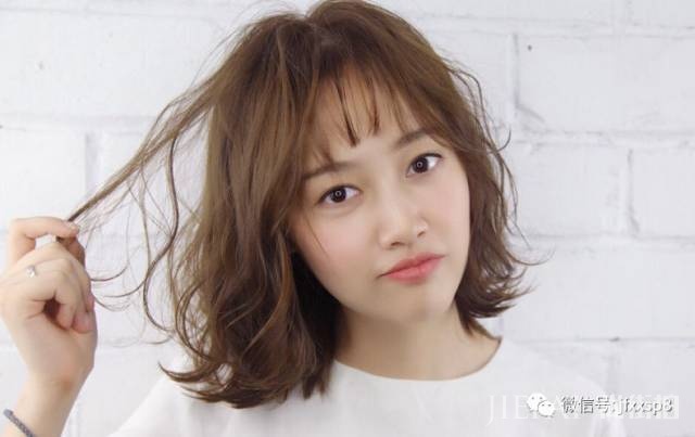 发型不光要剪“烫了”才更洋气