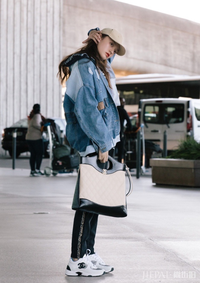 林允被嘲最土“星女郎”，一扎上头发大变样，都不敢认了！