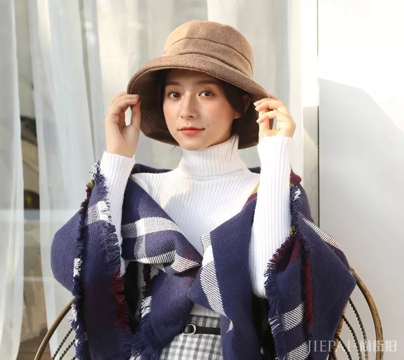 要想显脸小,帽子不可少