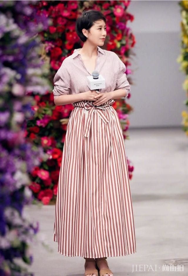 竖条纹也拯救不了海清的好身材!