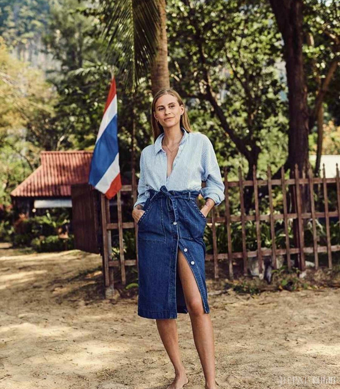 抓住秋天的尾巴，尽情享受短裙吧