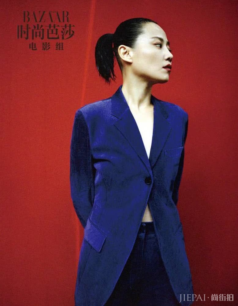 “高贵妃”谭卓新发型尝试,高扎马尾拍写真,后脑勺的发型简直惊艳!