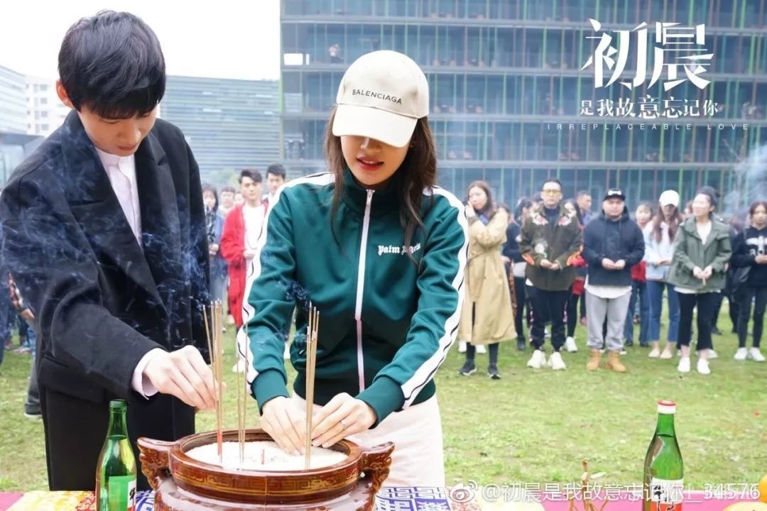 才24岁的孙怡不仅颜值高，穿衣服还特好看