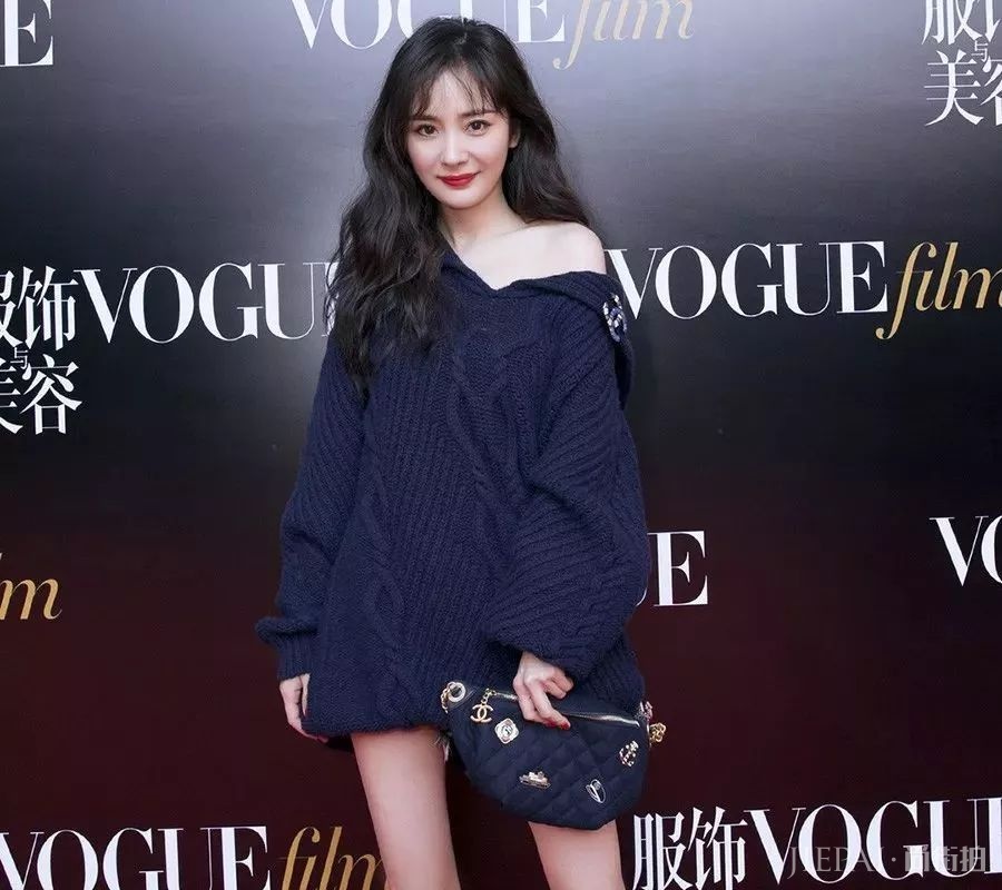 毛衣+半裙，毛衣+阔腿裤…保暖又时髦，从秋穿到冬的搭配！